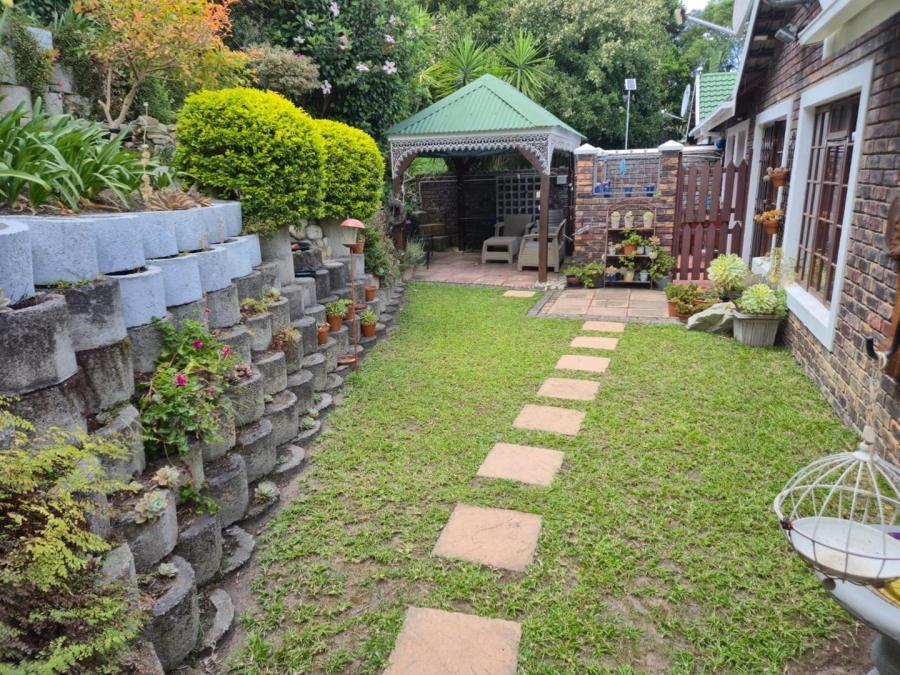 To Let 3 Bedroom Property for Rent in Old Place Western Cape